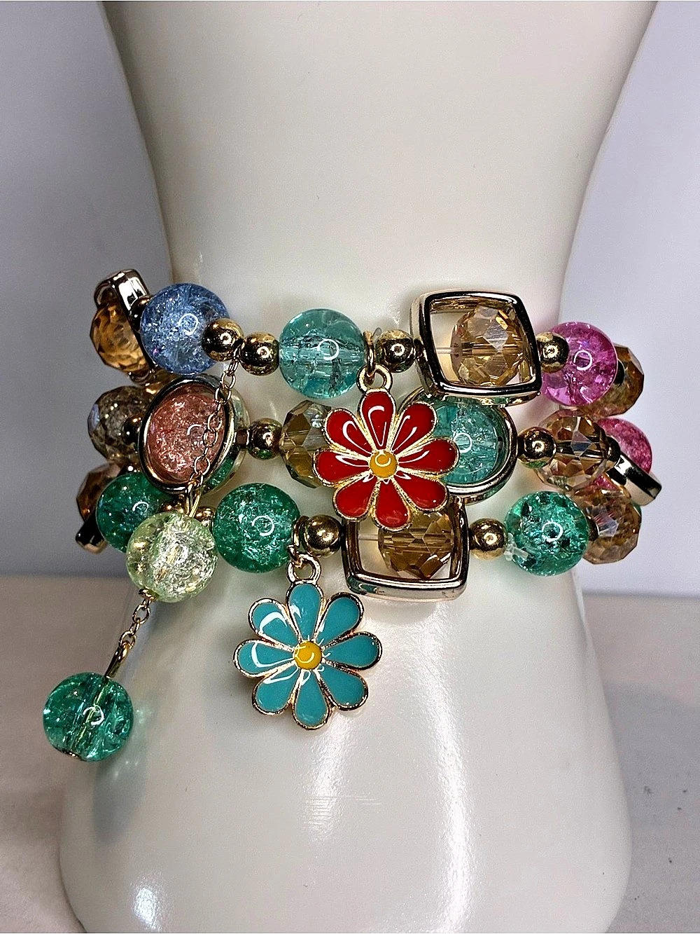 Glass Beaded Floral Charm Bracelet in Green & Gold NWOT